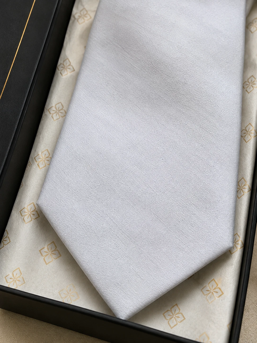 Blanc Absolu – Solid White Tie & Pocket Square Set